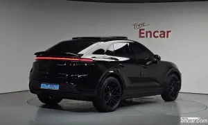 Porsche Macan Turbo 2025