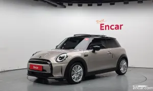 Mini Cooper Third Generation Classic Plus Launch Pack 2023