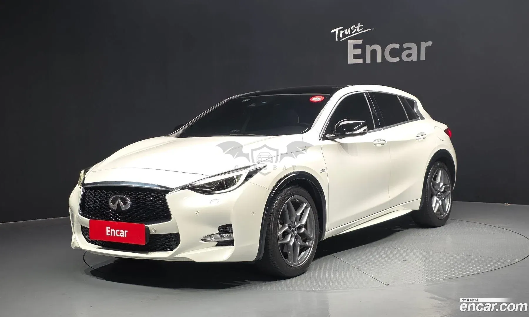 Infiniti Q30 2.0 Premium City Black 2017