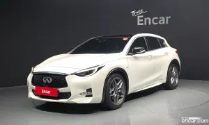 Infiniti Q30 2.0 Premium City Black 2017