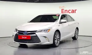 Toyota Camry Hybrid XLE 2017