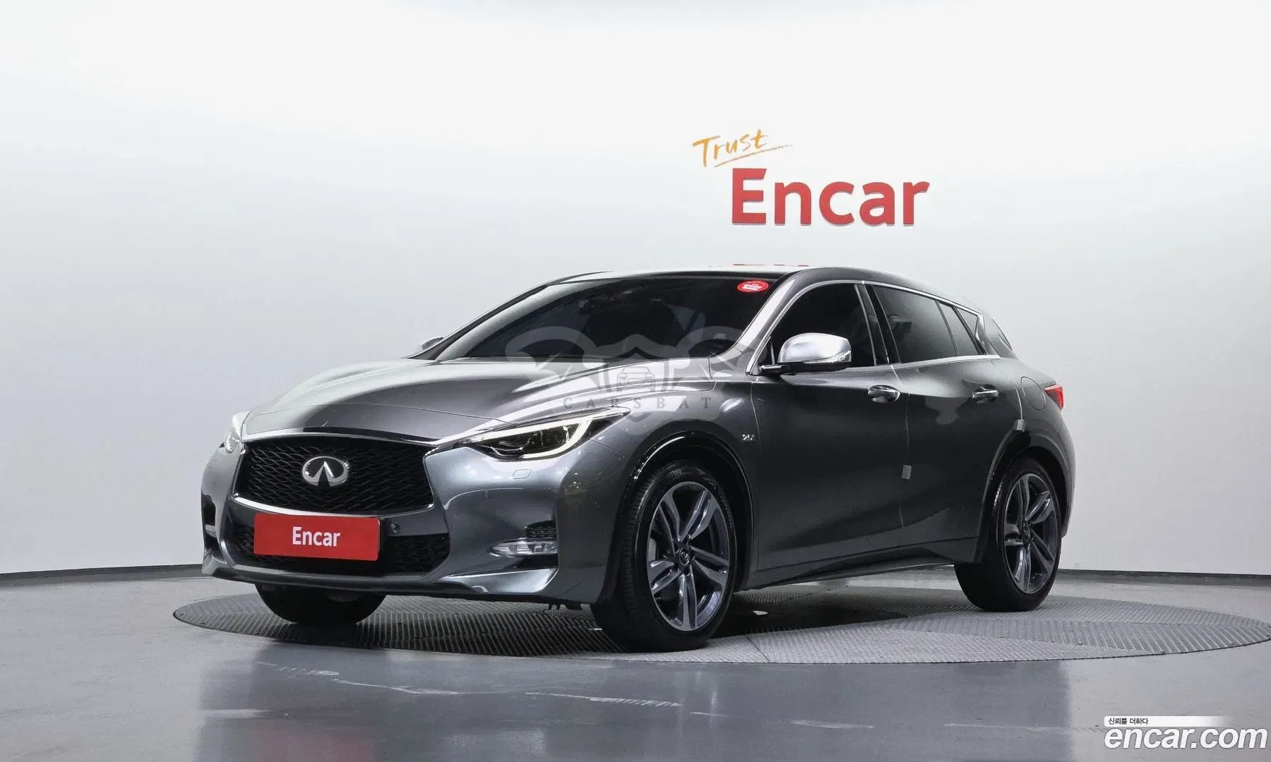 Infiniti Q30 2.0 Exclusive City Black 2017