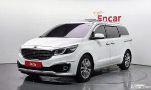 Kia Canival 9-seater Noblesse 2015