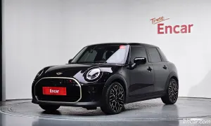 Mini Cooper 5 Door Favoured 2025