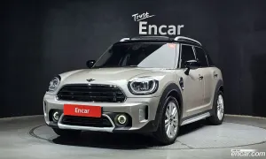 Mini Countryman 2nd Gen Classic Plus Launch Pack 2023
