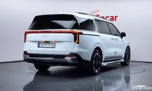 Kia Canival 9-Seater Signature 2024