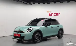 Mini Cooper 5 Door Favoured 2024