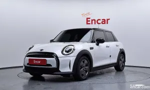 Mini Cooper Third Generation 5Door Classic 2023