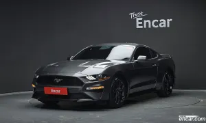 Ford Mustang Coupe 2020