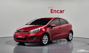 Kia Pride Deluxe 1.4 MPI Hatchback 2013