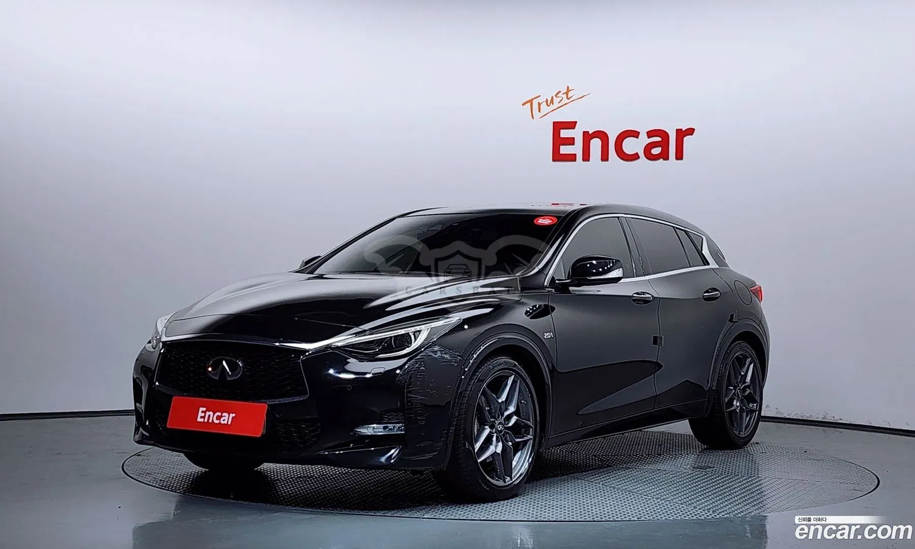 Infiniti Q30 2.0 Premium City Black 2017