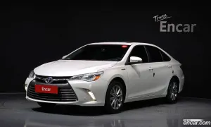 Toyota Camry Hybrid XLE 2017