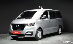 Hyundai Starex Modern Van 5-Seater 2018