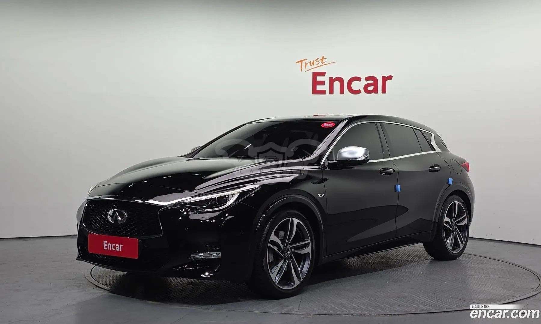 Infiniti Q30 2.0 Exclusive City Black 2017