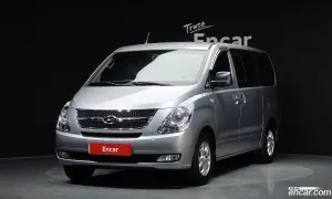 Hyundai Starex CVX Luxury 5-Seater VAN 2015