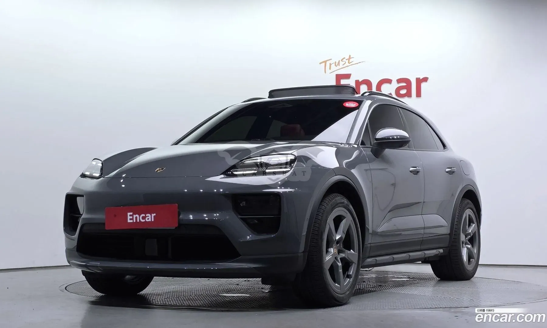 Porsche Macan Base 4 2025