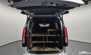 Hyundai Staria Modern Cargo 3-Seater 2023