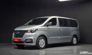 Hyundai Starex Modern Van 5-Seater 2020