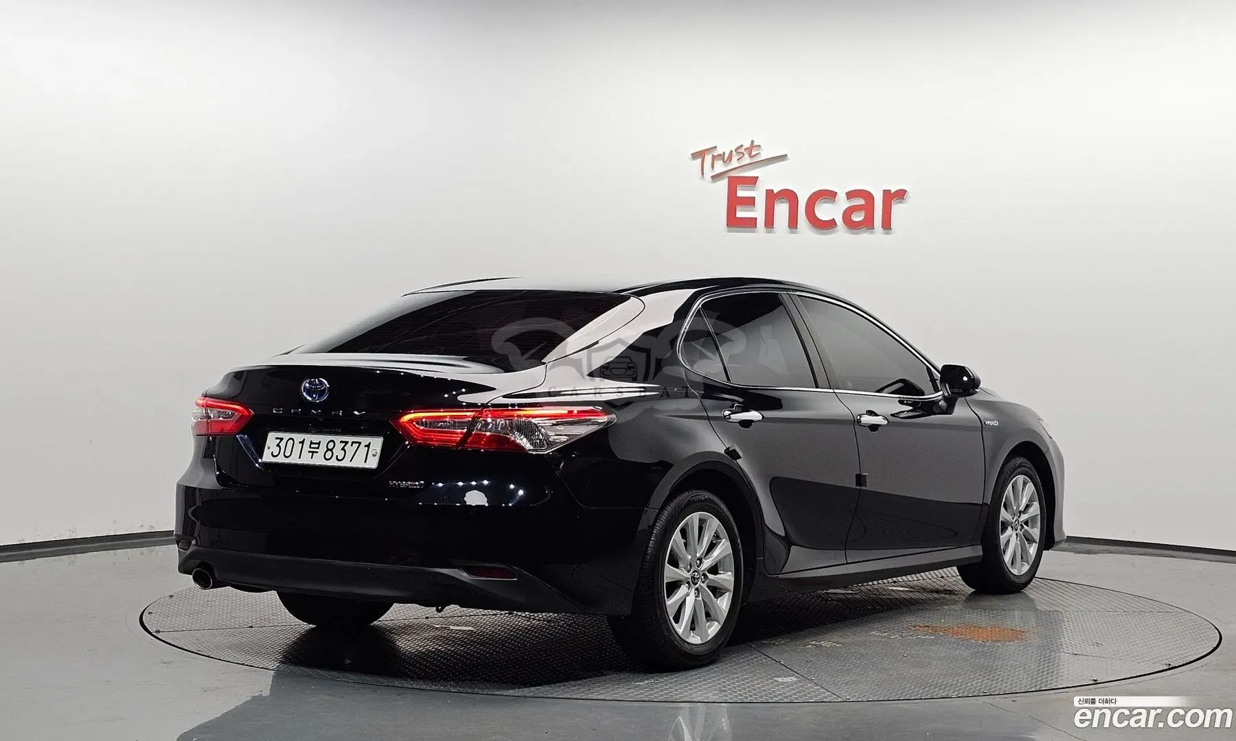 Toyota Camry 2.5 LE Hybrid 2019