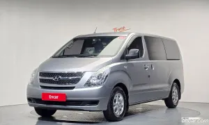 Hyundai Starex CVX Deluxe 3-Seater VAN 2015