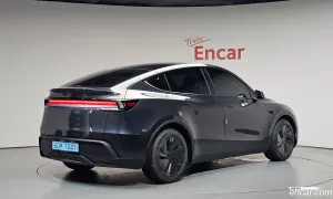 Tesla Model y RWD 2025