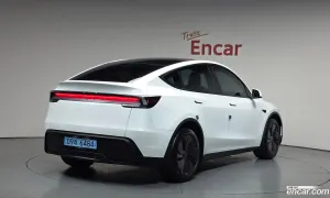 Tesla Model y RWD 2025