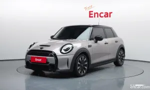 Mini Cooper Third Generation 5Door Classic Launch Pack 2021