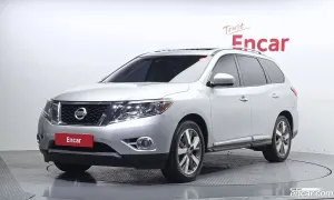 Nissan Pathfinder 3.5 4WD 2015