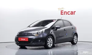 Kia Pride Luxury 1.6 GDI Hatchback 2012