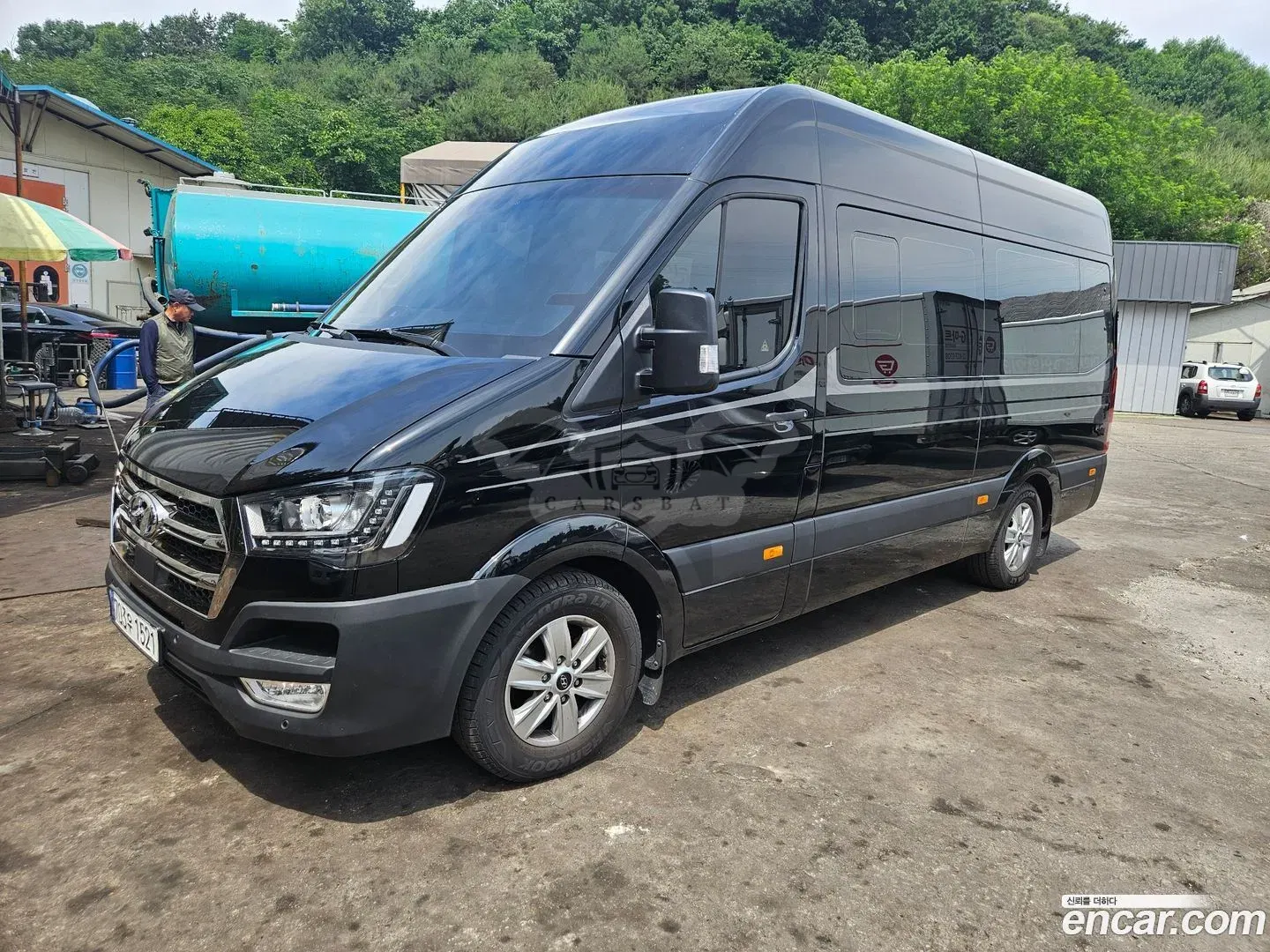 Hyundai Solati Luxury 15-seater 2025