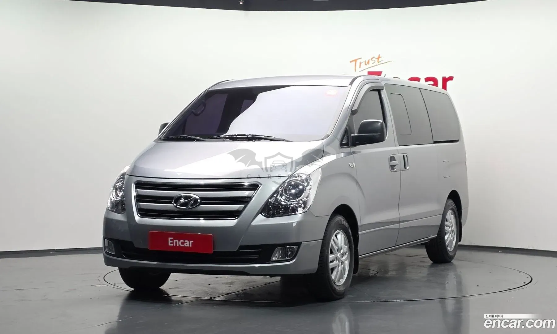 Hyundai Starex Modern 5-Seater VAN 2017
