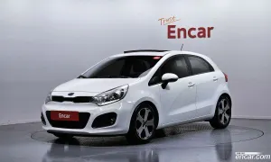 Kia Pride Prestige 1.6 GDI Hatchback 2012