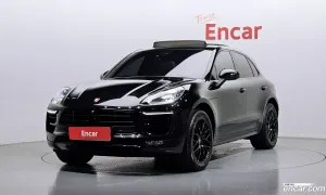 Porsche Macan 95B 3.0 GTS 2018