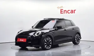 Mini Cooper Third Generation 5Door Classic 2022