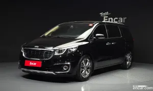Kia Canival VIP 7-seater Limousine 2015