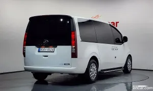 Hyundai Staria Modern Cargo 3-Seater 2023