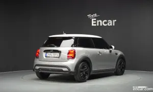 Mini Cooper Third Generation Classic 2024