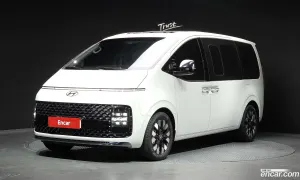 Hyundai Staria Inspiration 4WD Lounge 9-Seater 2025