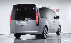 Hyundai Staria Inspiration 4WD Lounge 9-Seater 2025
