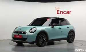 Mini Cooper 5 Door Favoured 2024