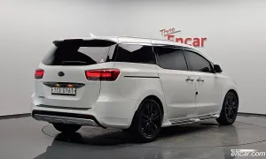 Kia Canival 9-seater Noblesse 2016