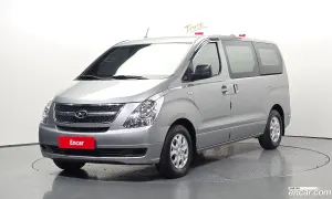 Hyundai Starex CVX Deluxe 3-Seater VAN 2011