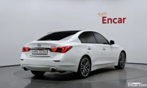 Infiniti Q50 3.5 Hybrid Essence 2016