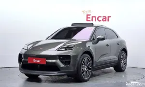 Porsche Macan Base 4 2025