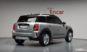 Mini Countryman 2nd Gen Classic Plus Launch Pack 2023