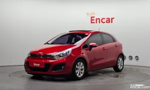 Kia Pride Luxury 1.6 GDI Hatchback 2013