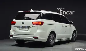 Kia Canival 9-Seater Prstige 2018