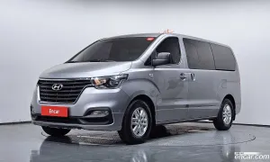 Hyundai Starex Modern Van 5-Seater 2018
