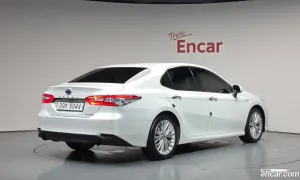 Toyota Camry 2.5 XLE Hybrid 2018