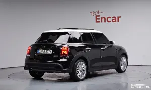 Mini Cooper Third Generation 5Door Classic Plus Launch Pack 2021